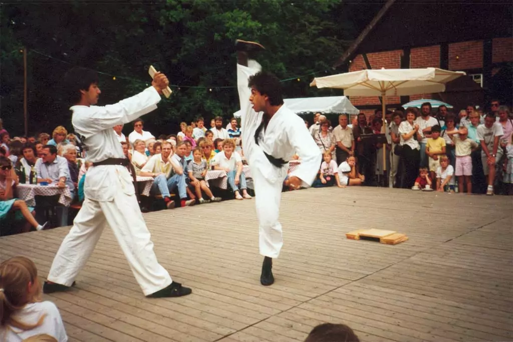 Khalid Nadeem Arif (r.) pflegte einen aktiven Lebensstil und betrieb fast 20 Jahre Kampfsport.