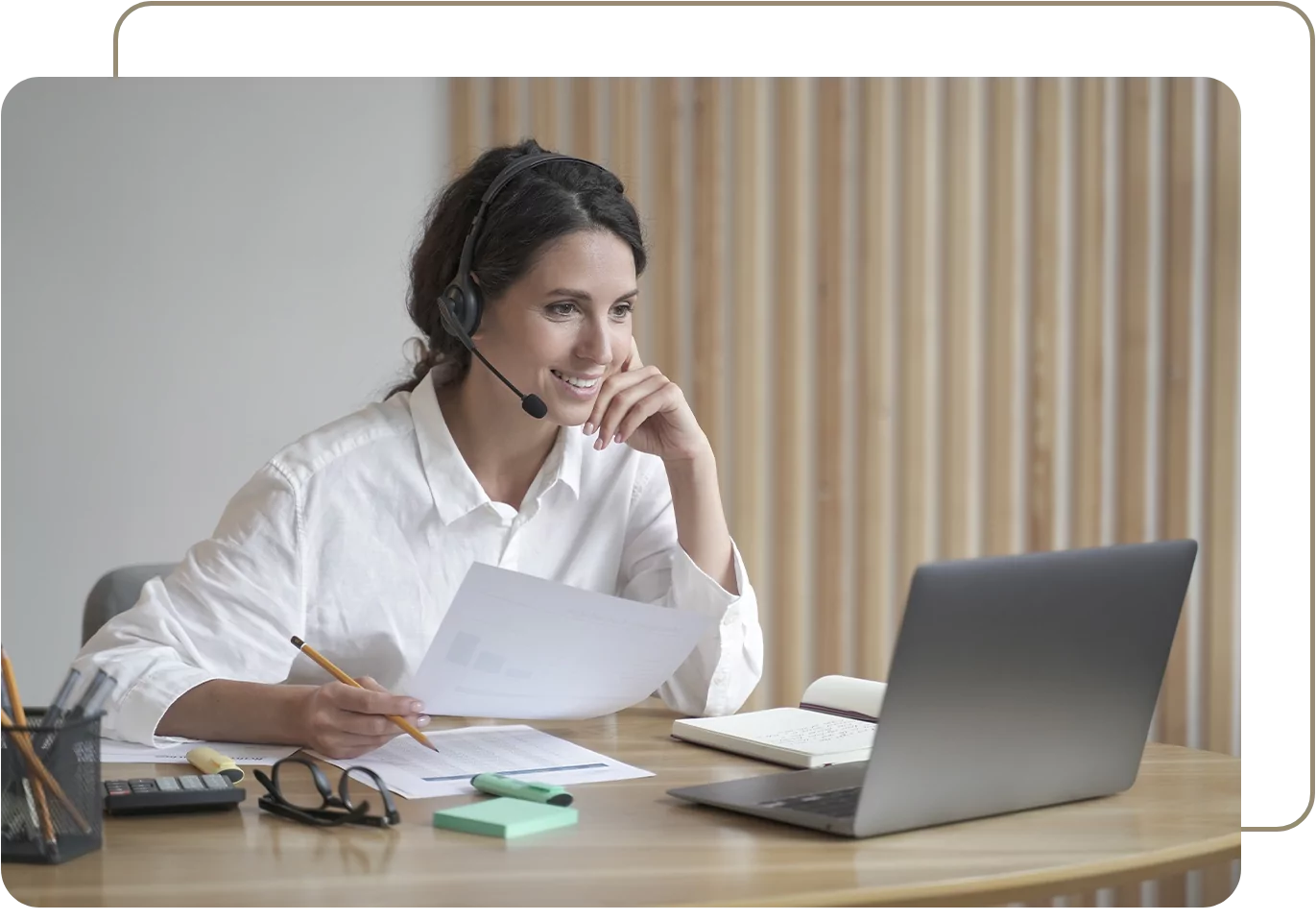 hispanic\-female\-teacher\-tutor\-giving\-online\-lesson\-2022\-07\-22\-18\-30\-58\-utc \(1\) \(1\)